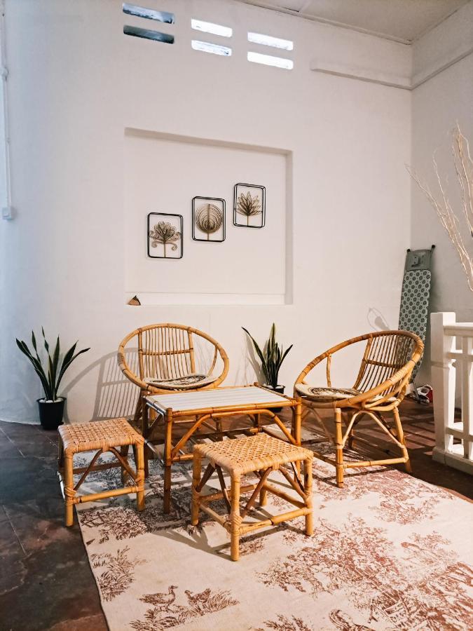 111 Hutton Lane Hostel Джордж Таун Екстериор снимка
